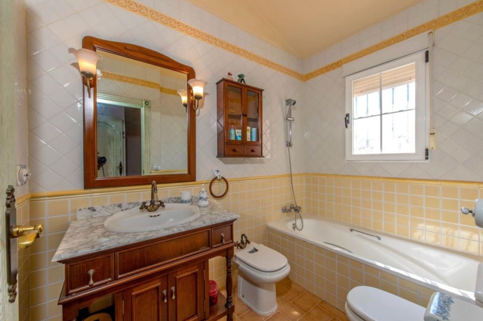 4 slaapkamer Villa te koop in Torrevieja met zwembad garage - € 950.000 (Ref: 9814399)