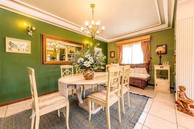6 chambre Villa/Maison à vendre à Torrevieja avec piscine garage - 950 000 € (Ref: 9814399)