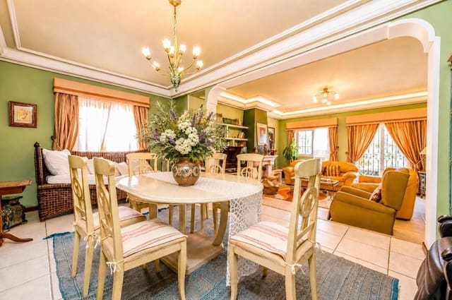6 chambre Villa/Maison à vendre à Torrevieja avec piscine garage - 950 000 € (Ref: 9814399)