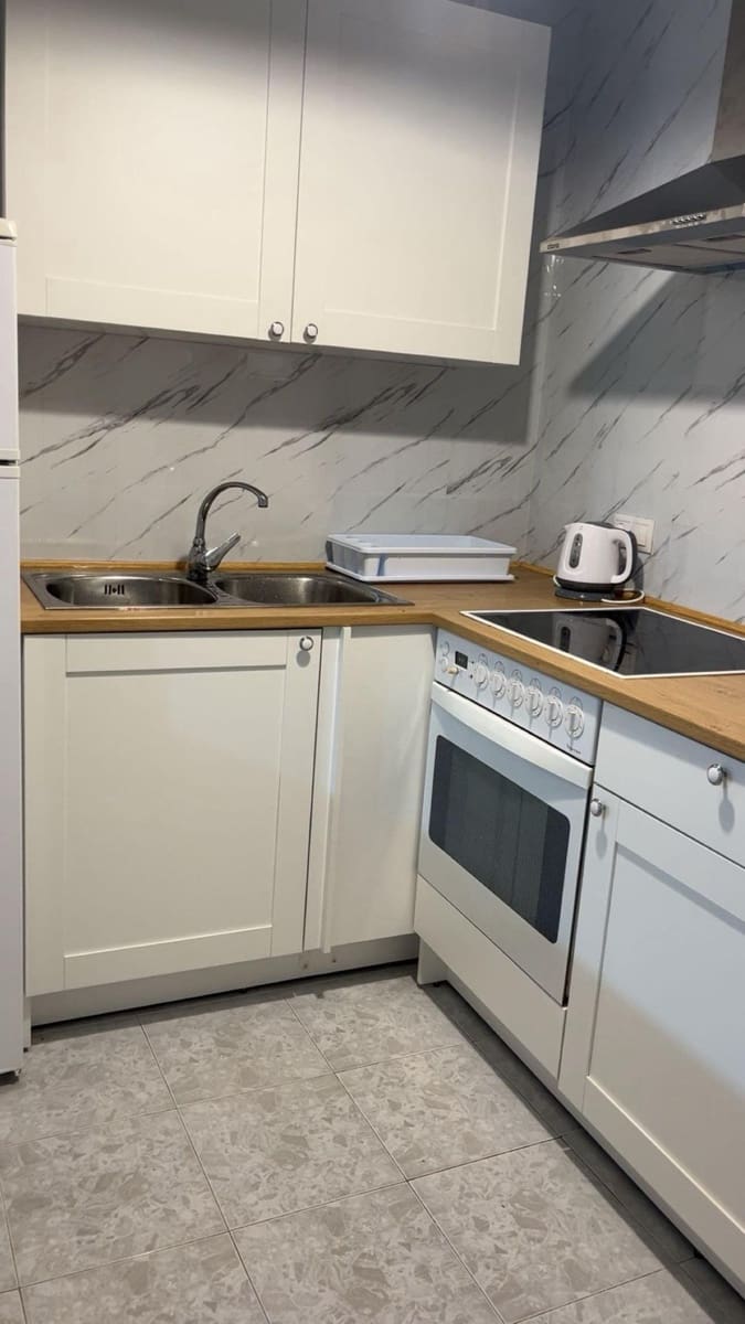 2 Zimmer Apartment zu verkaufen in Torrevieja - 140.000 € (Ref: 9816028)