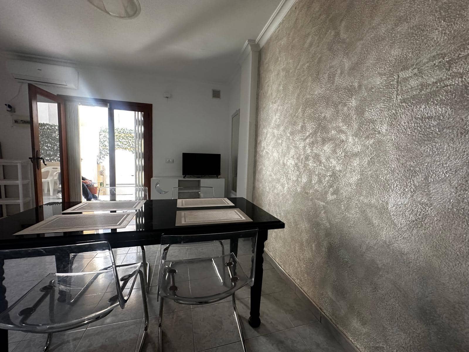 2 Zimmer Apartment zu verkaufen in Torrevieja - 140.000 € (Ref: 9816028)