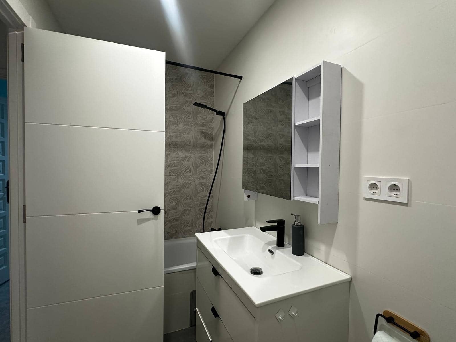 2 Zimmer Apartment zu verkaufen in Torrevieja - 140.000 € (Ref: 9816028)