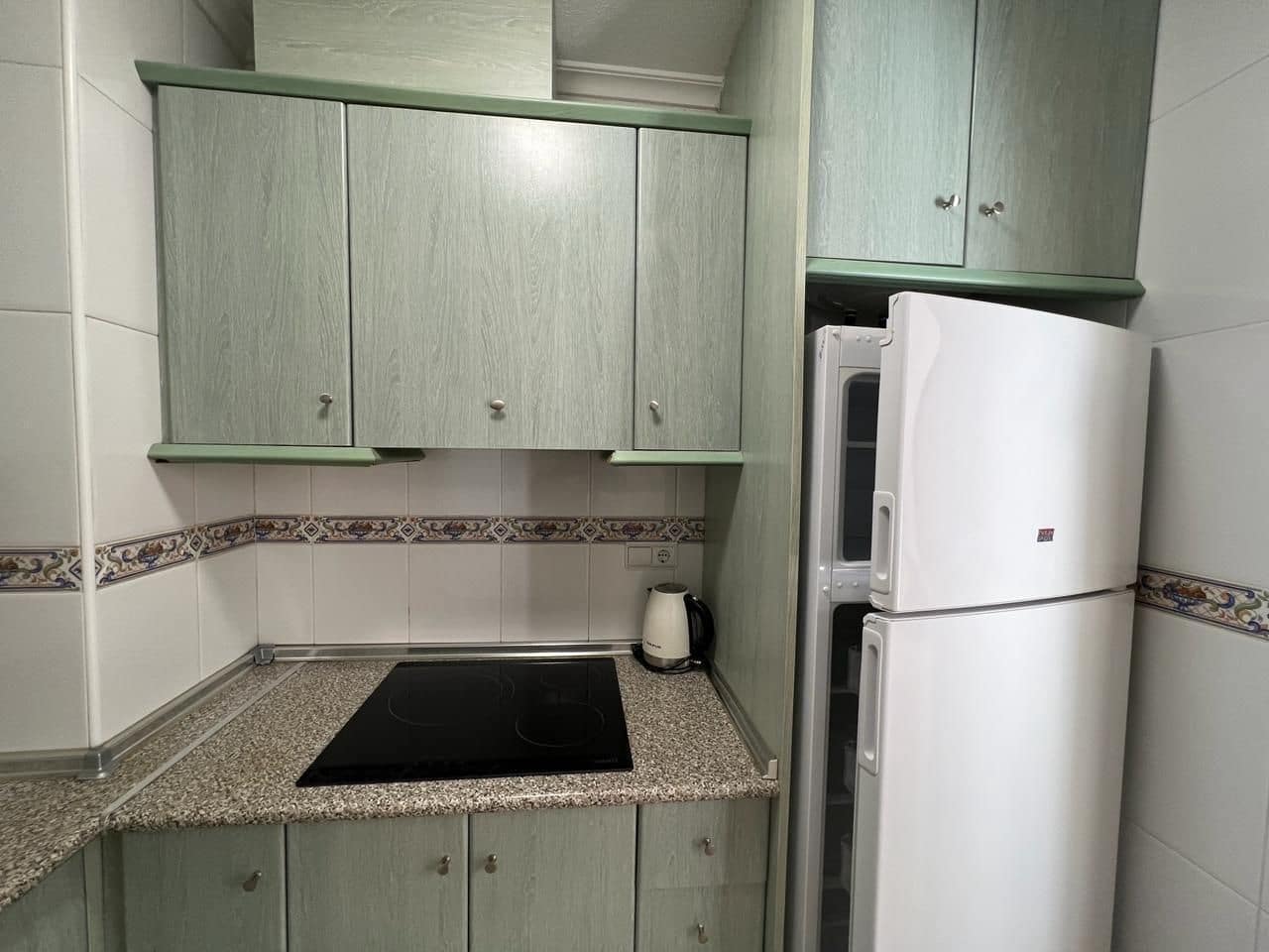 1 bedroom Apartment for holiday rental in Torrevieja - € 700 (Ref: 9818039)