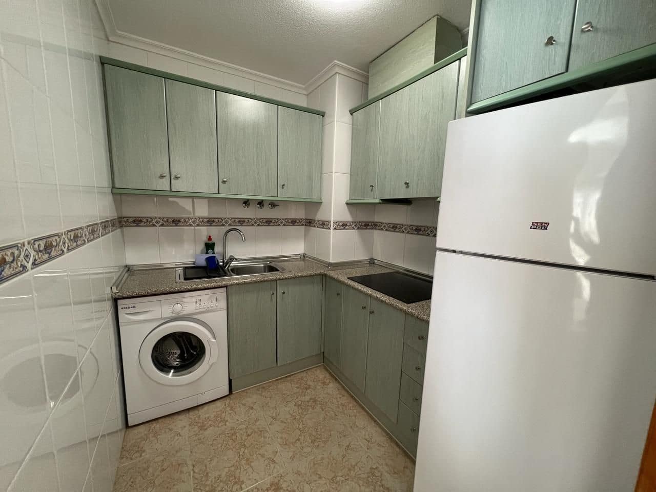 1 bedroom Apartment for holiday rental in Torrevieja - € 700 (Ref: 9818039)