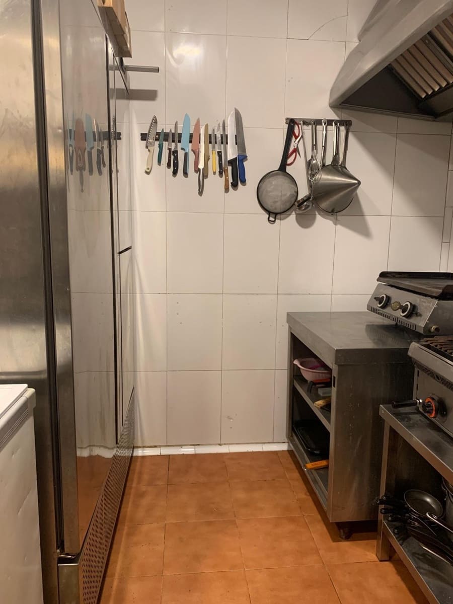 2 quarto Comercial para venda em Torrevieja - 43 000 € (Ref: 9823078)