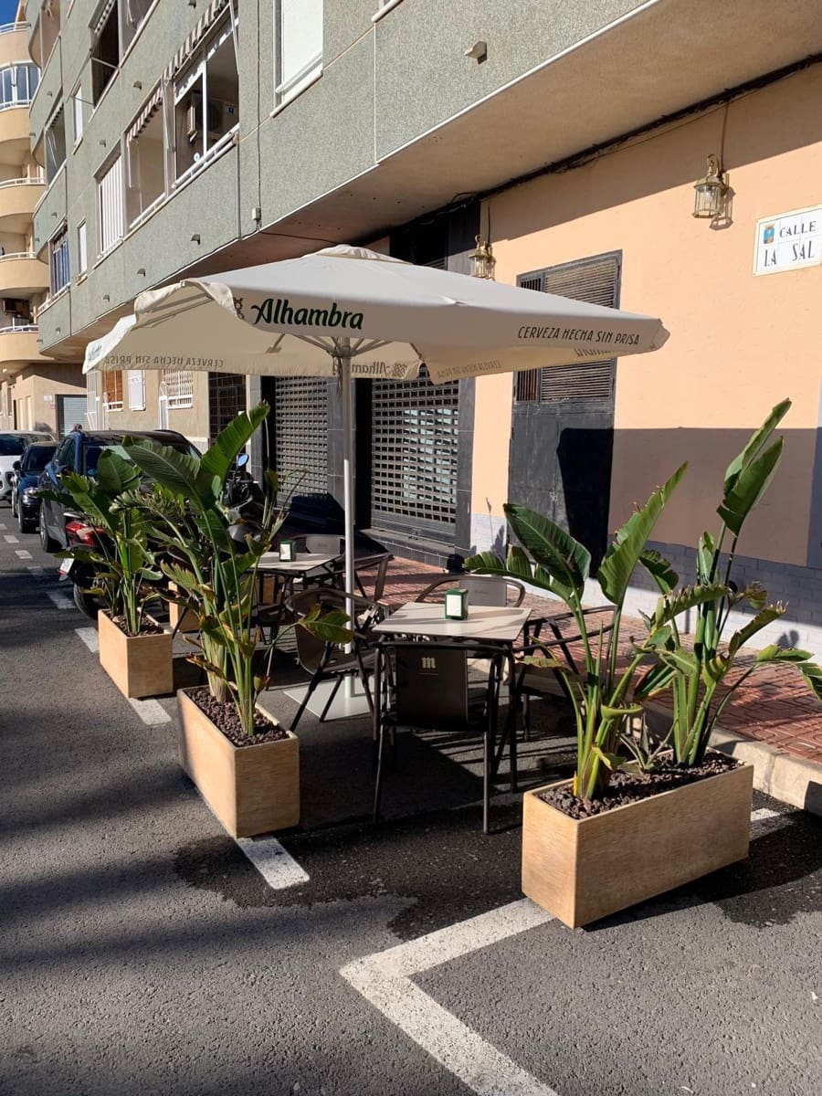 2 quarto Comercial para venda em Torrevieja - 43 000 € (Ref: 9823078)
