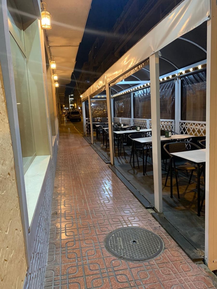 2 quarto Comercial para venda em Torrevieja - 43 000 € (Ref: 9823078)