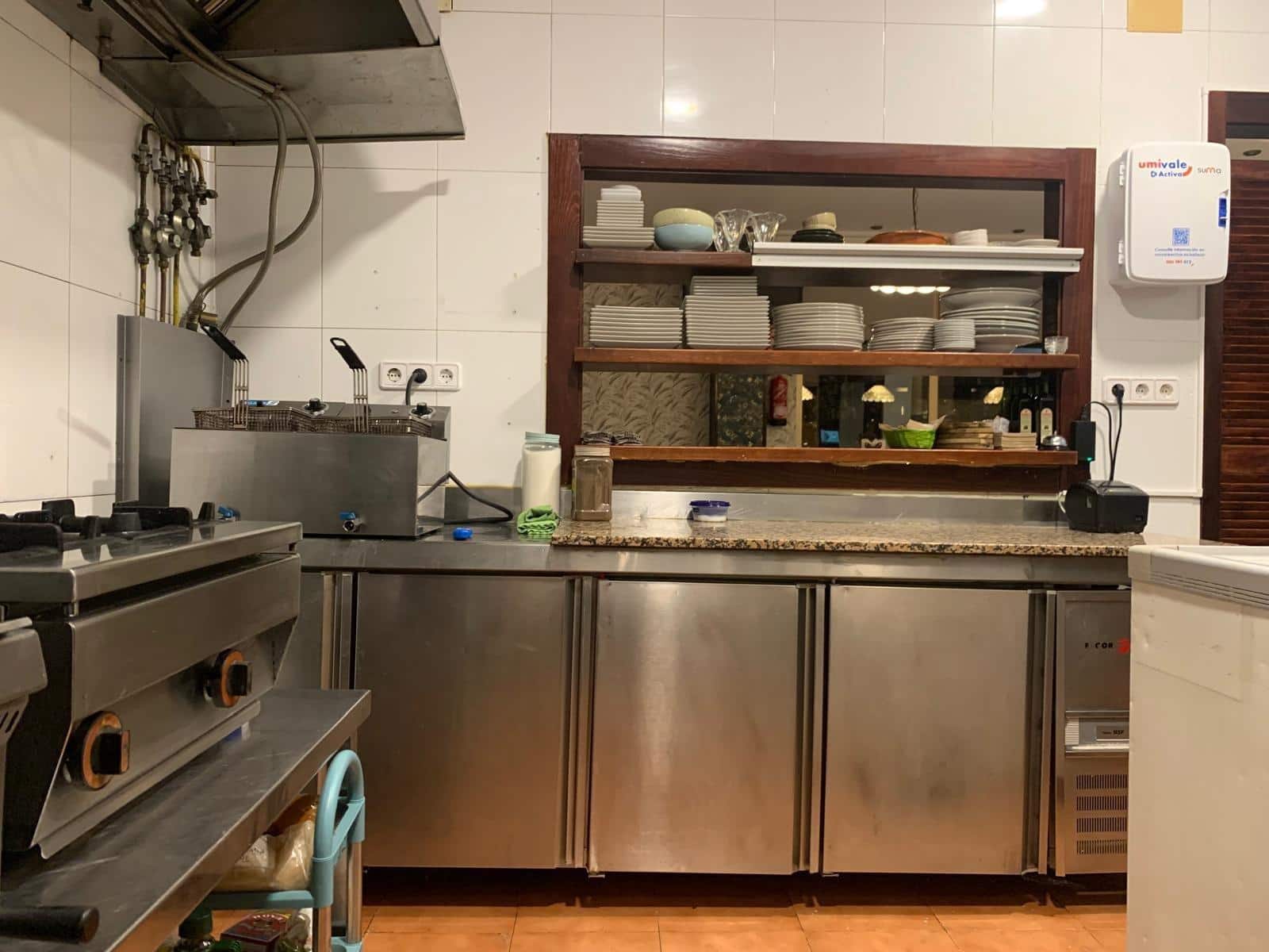 2 quarto Comercial para venda em Torrevieja - 43 000 € (Ref: 9823078)