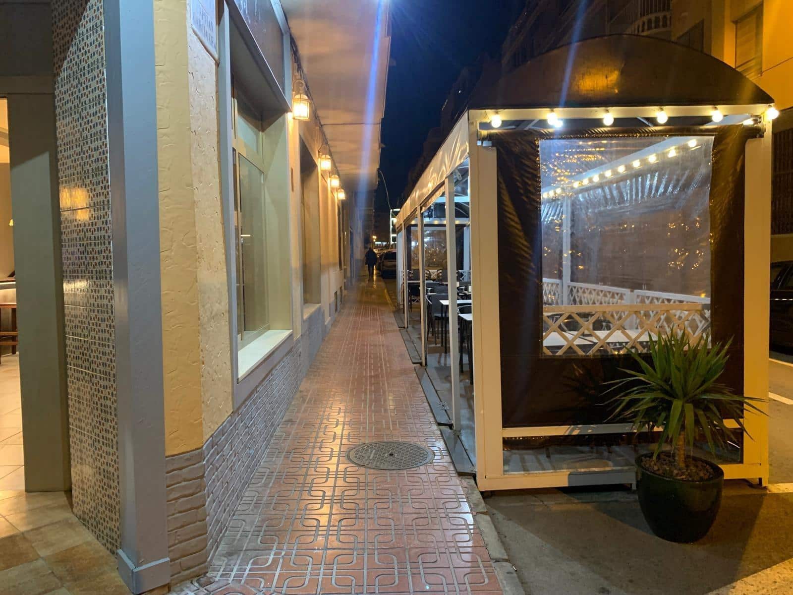 2 quarto Comercial para venda em Torrevieja - 43 000 € (Ref: 9823078)