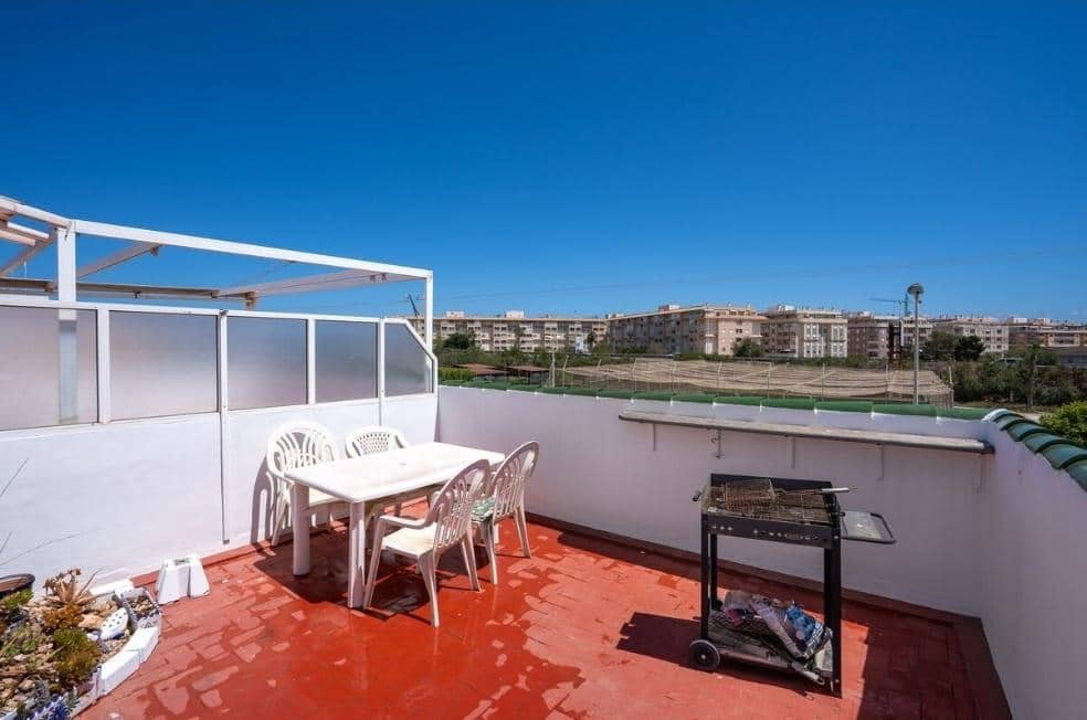 2 makuuhuone Rivitalo lomavuokrausta paikassa Torrevieja mukana uima-altaan - 560 € (Ref: 9843710)