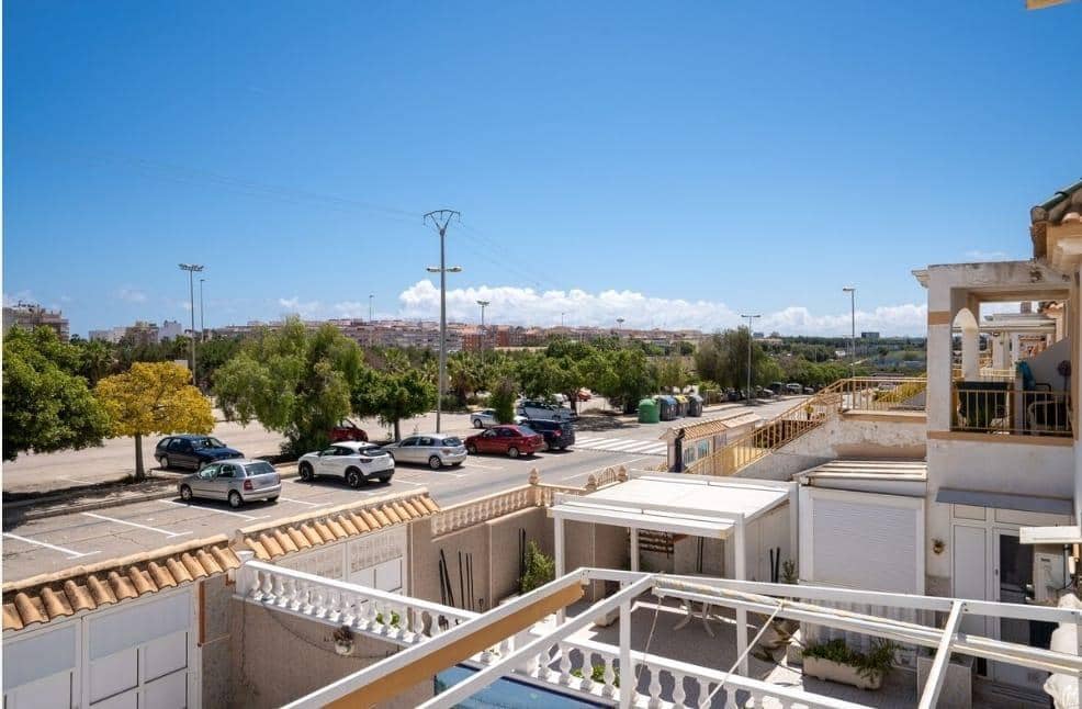 2 makuuhuone Rivitalo lomavuokrausta paikassa Torrevieja mukana uima-altaan - 560 € (Ref: 9843710)
