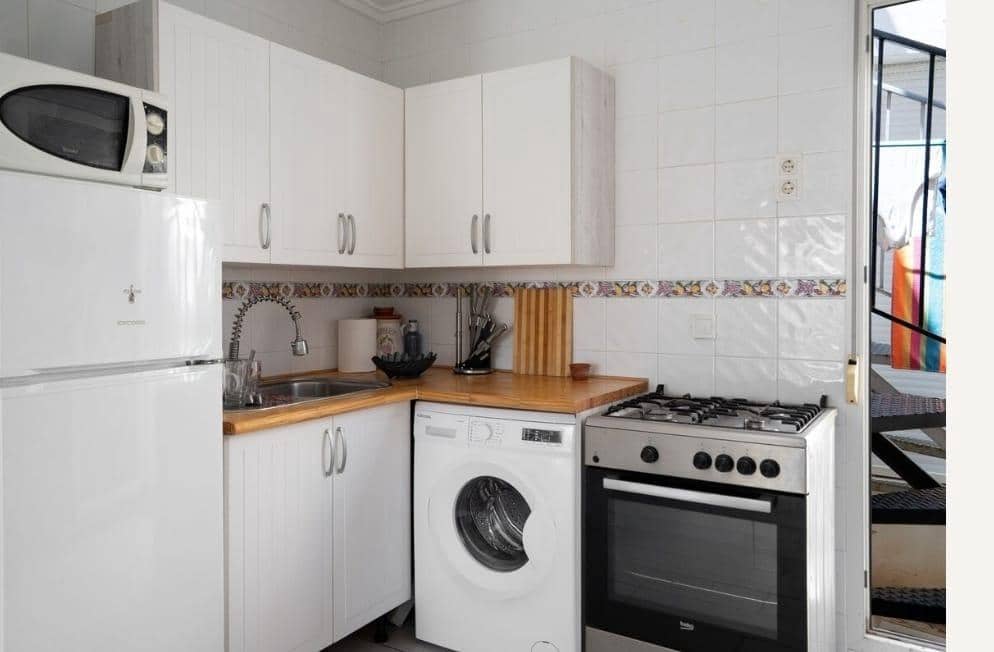 2 makuuhuone Rivitalo lomavuokrausta paikassa Torrevieja mukana uima-altaan - 560 € (Ref: 9843710)