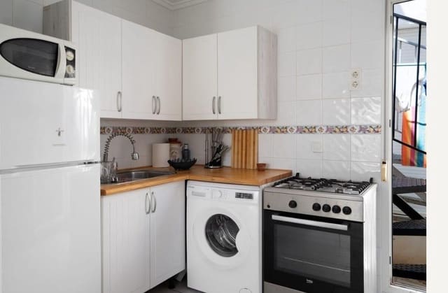 2 makuuhuone Rivitalo lomavuokrausta paikassa Parque de las Naciones, Torrevieja mukana uima-altaan - 560 € (Ref: 9843710)