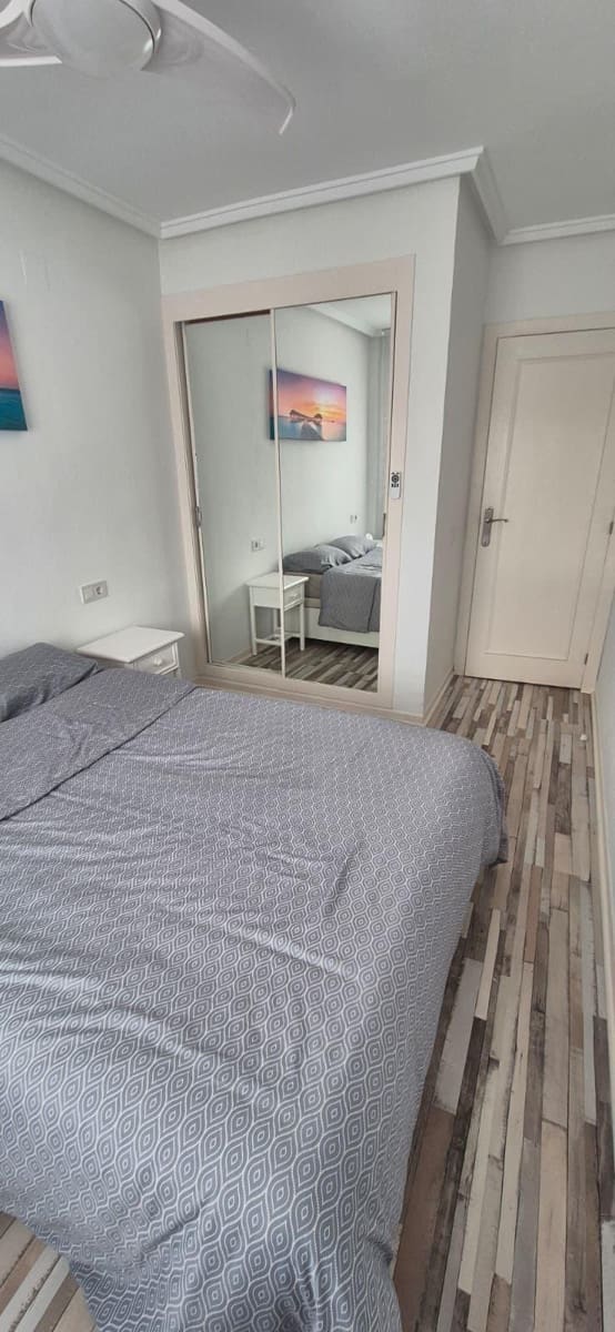 2 makuuhuone Rivitalo lomavuokrausta paikassa Torrevieja mukana uima-altaan - 560 € (Ref: 9843710)