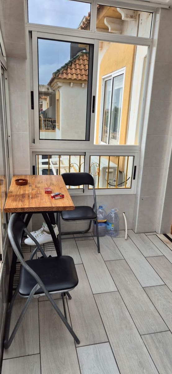 2 makuuhuone Rivitalo lomavuokrausta paikassa Torrevieja mukana uima-altaan - 560 € (Ref: 9843710)