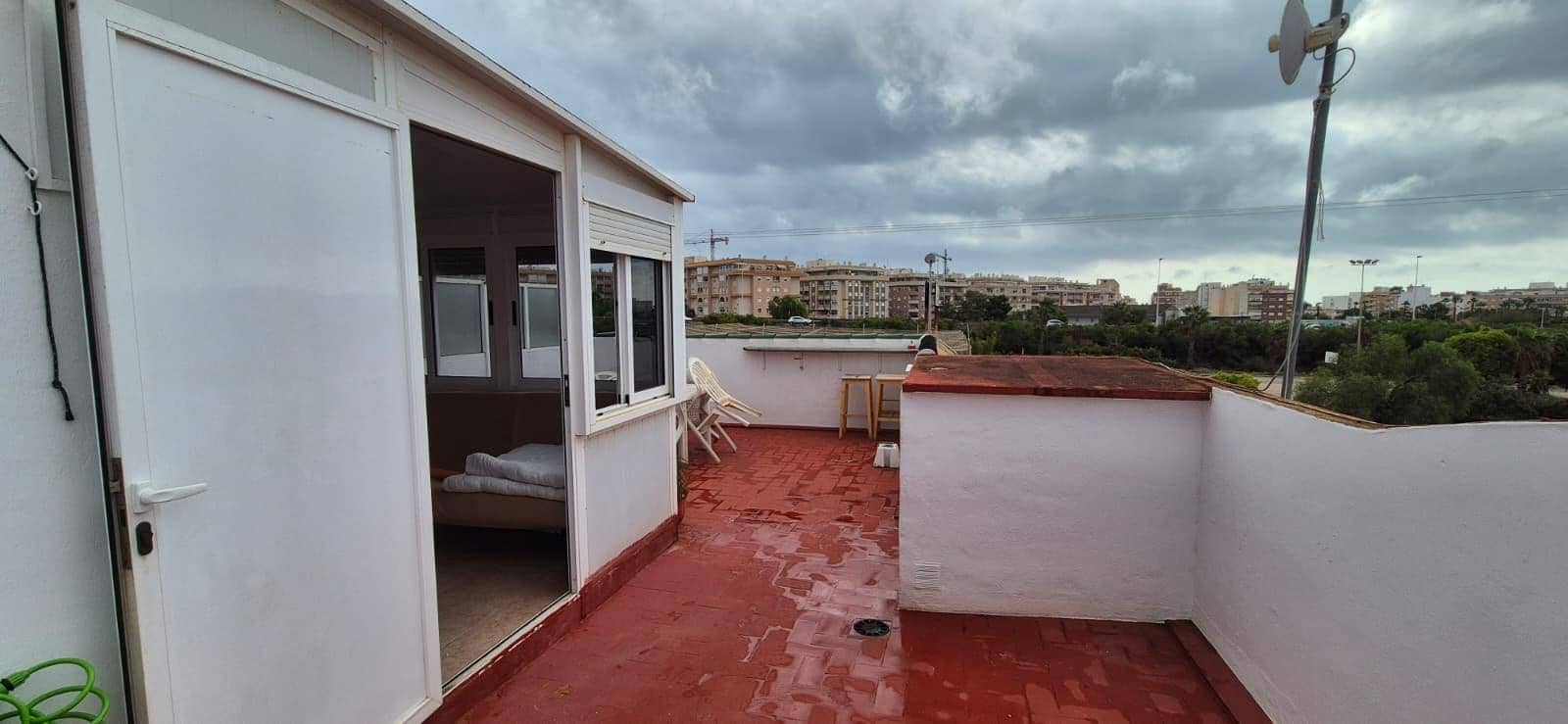 2 makuuhuone Rivitalo lomavuokrausta paikassa Torrevieja mukana uima-altaan - 560 € (Ref: 9843710)
