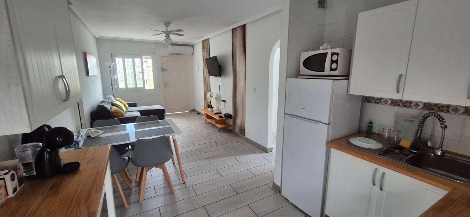 2 makuuhuone Rivitalo lomavuokrausta paikassa Torrevieja mukana uima-altaan - 560 € (Ref: 9843710)