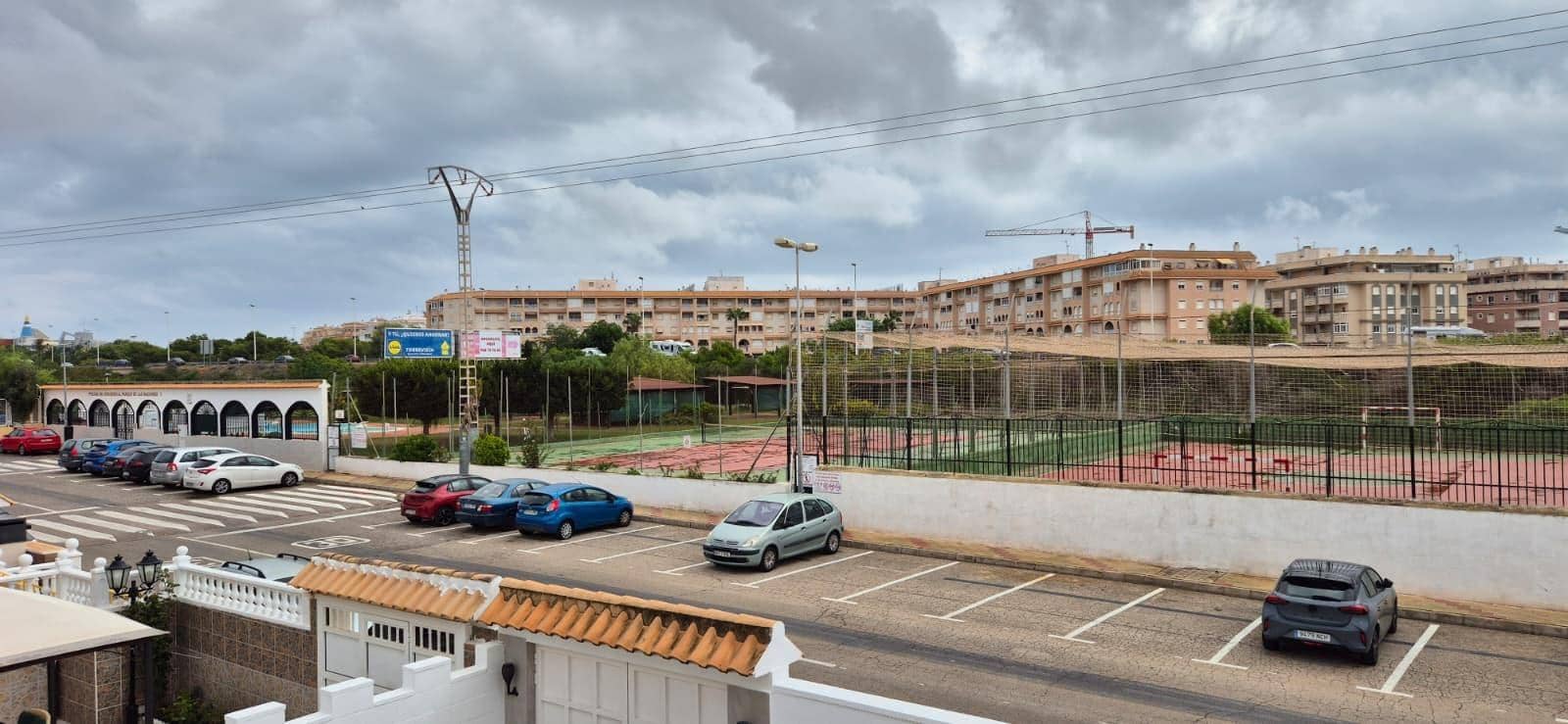 2 makuuhuone Rivitalo lomavuokrausta paikassa Torrevieja mukana uima-altaan - 560 € (Ref: 9843710)