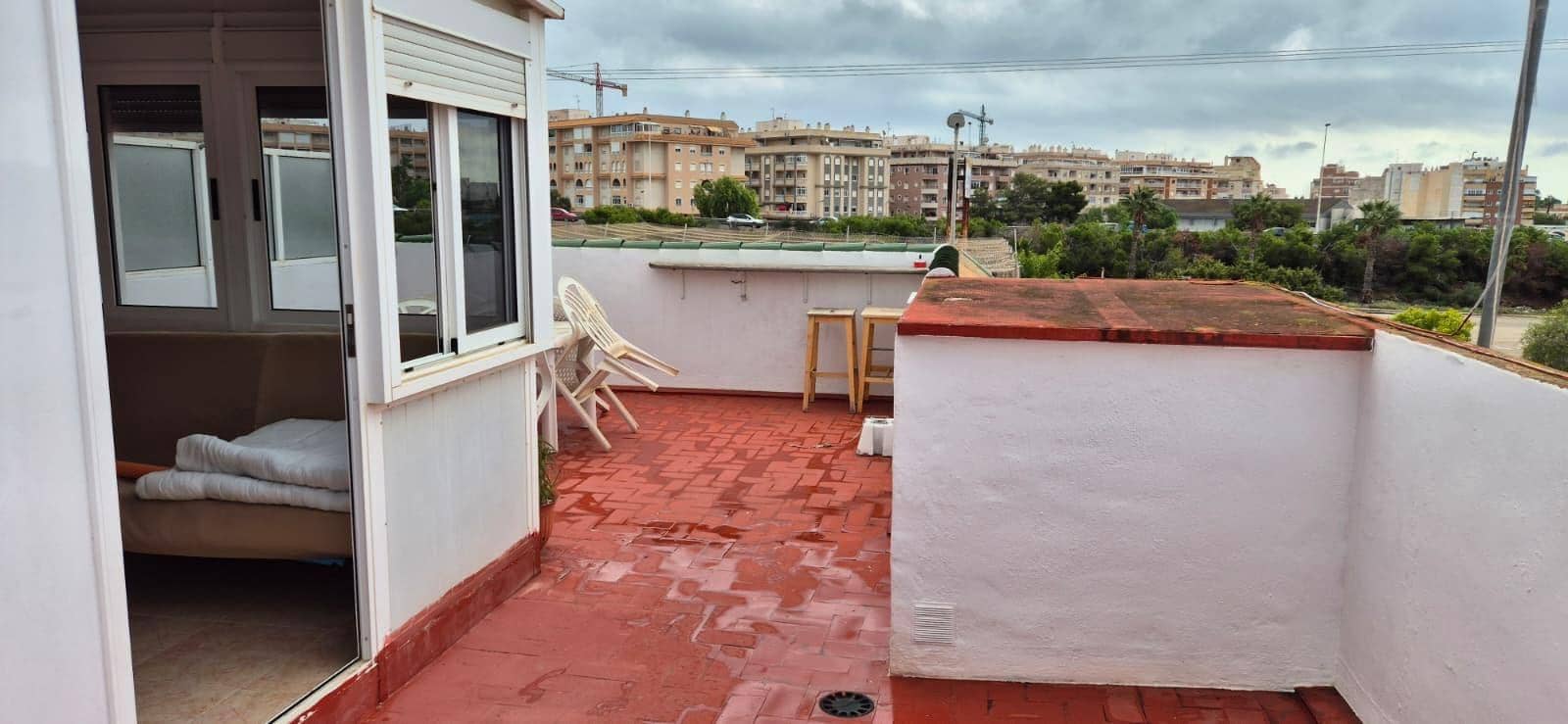 2 makuuhuone Rivitalo lomavuokrausta paikassa Torrevieja mukana uima-altaan - 560 € (Ref: 9843710)