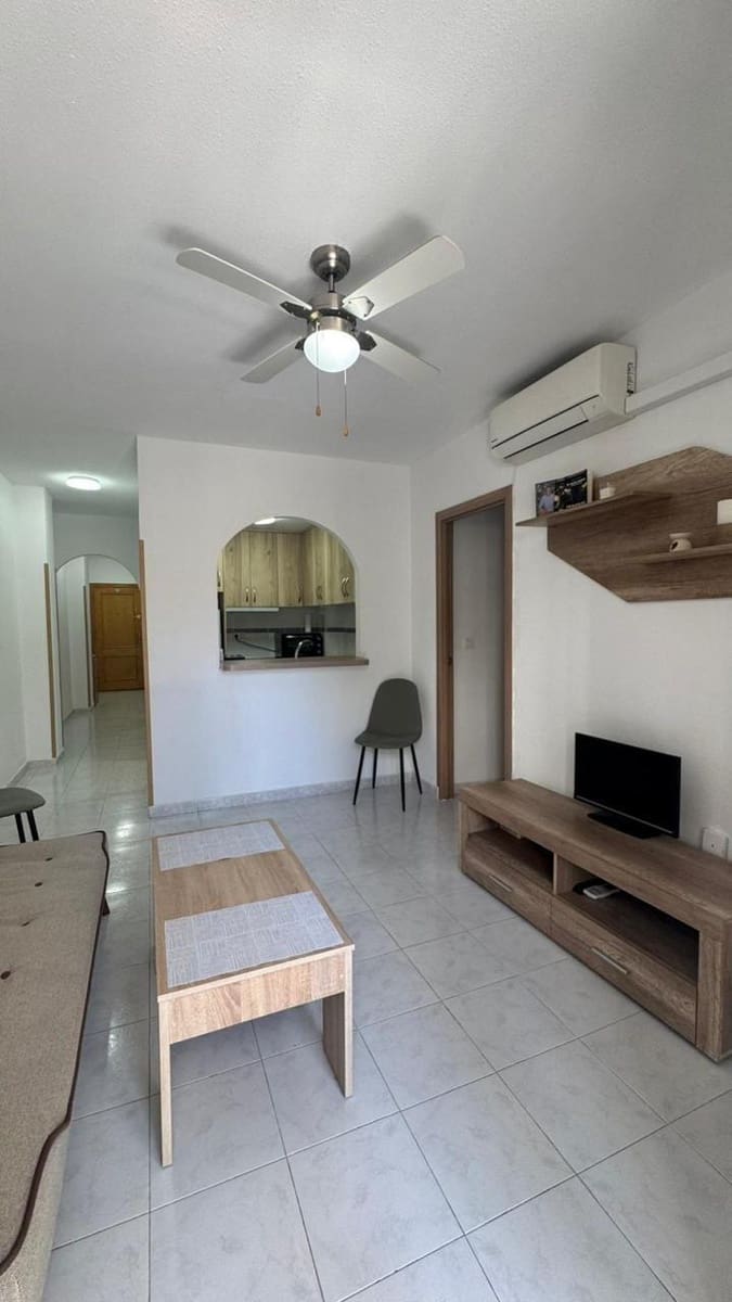 2 bedroom Apartment for holiday rental in Torrevieja - € 560 (Ref: 9846618)