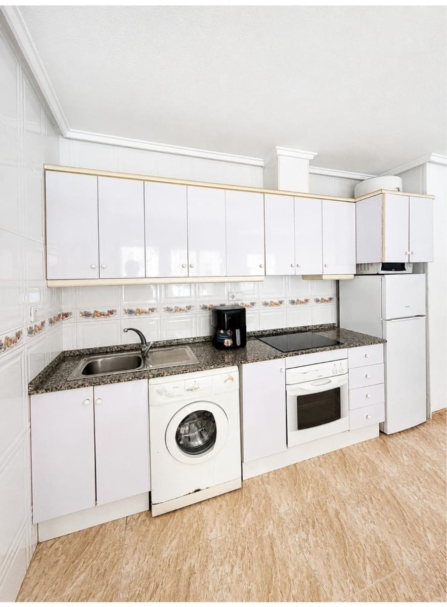 1 quarto Apartamento para venda em Torrevieja - 99 000 € (Ref: 9846620)