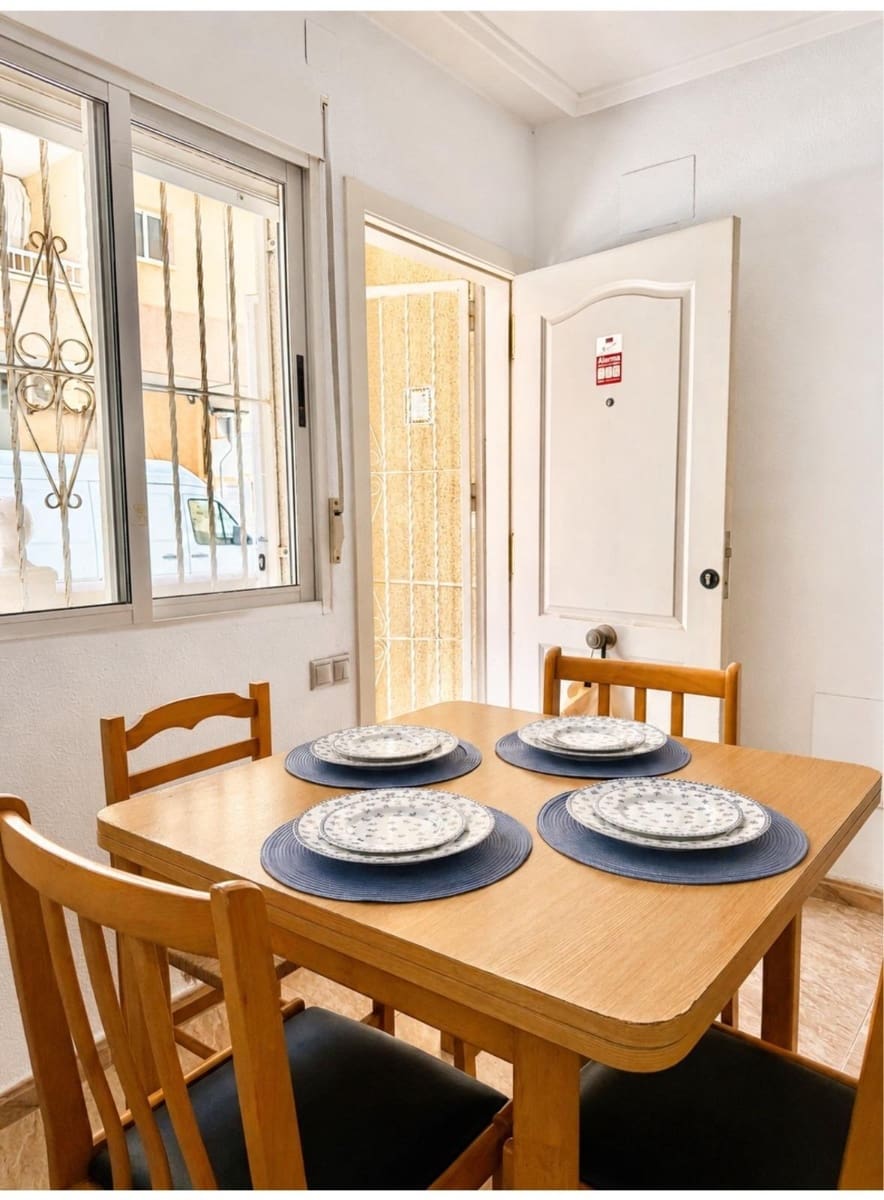 1 quarto Apartamento para venda em Torrevieja - 99 000 € (Ref: 9846620)