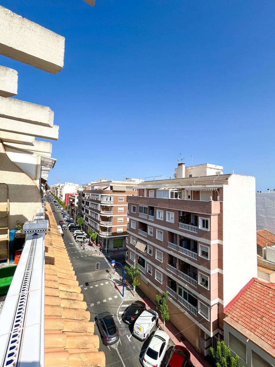 3 quarto Penthouse para venda em Torrevieja - 199 000 € (Ref: 9890560)