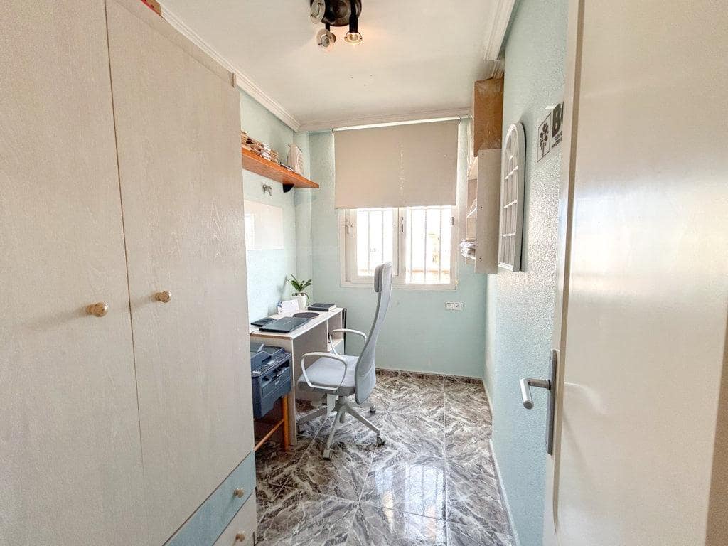 3 quarto Penthouse para venda em Torrevieja - 199 000 € (Ref: 9890560)