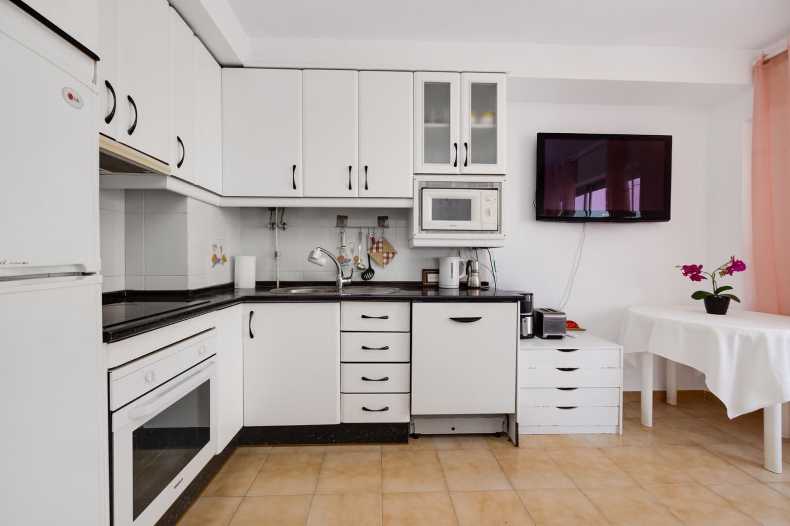 2 bedroom Apartment for sale in Torrevieja - € 129,000 (Ref: 9948089)
