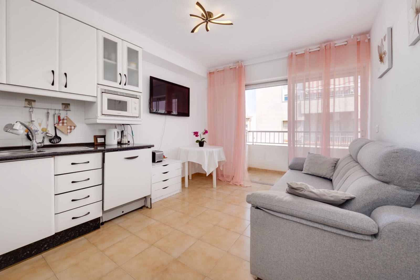 2 bedroom Apartment for sale in Torrevieja - € 129,000 (Ref: 9948089)