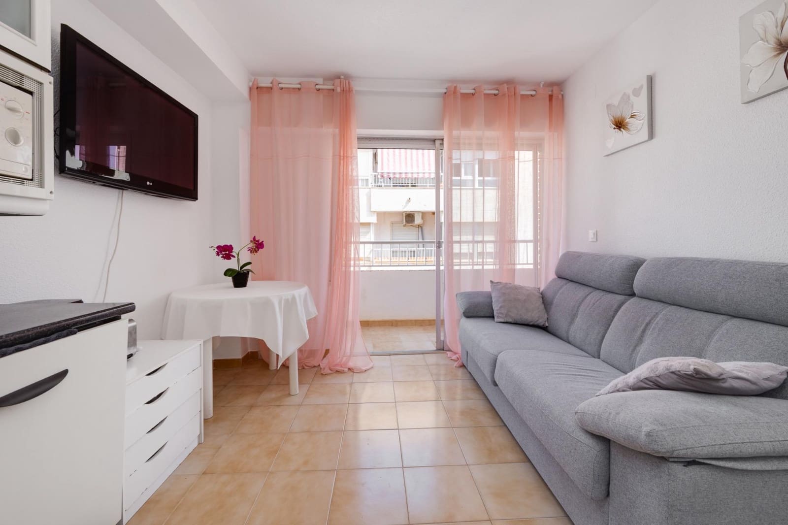 2 bedroom Apartment for sale in Torrevieja - € 129,000 (Ref: 9948089)