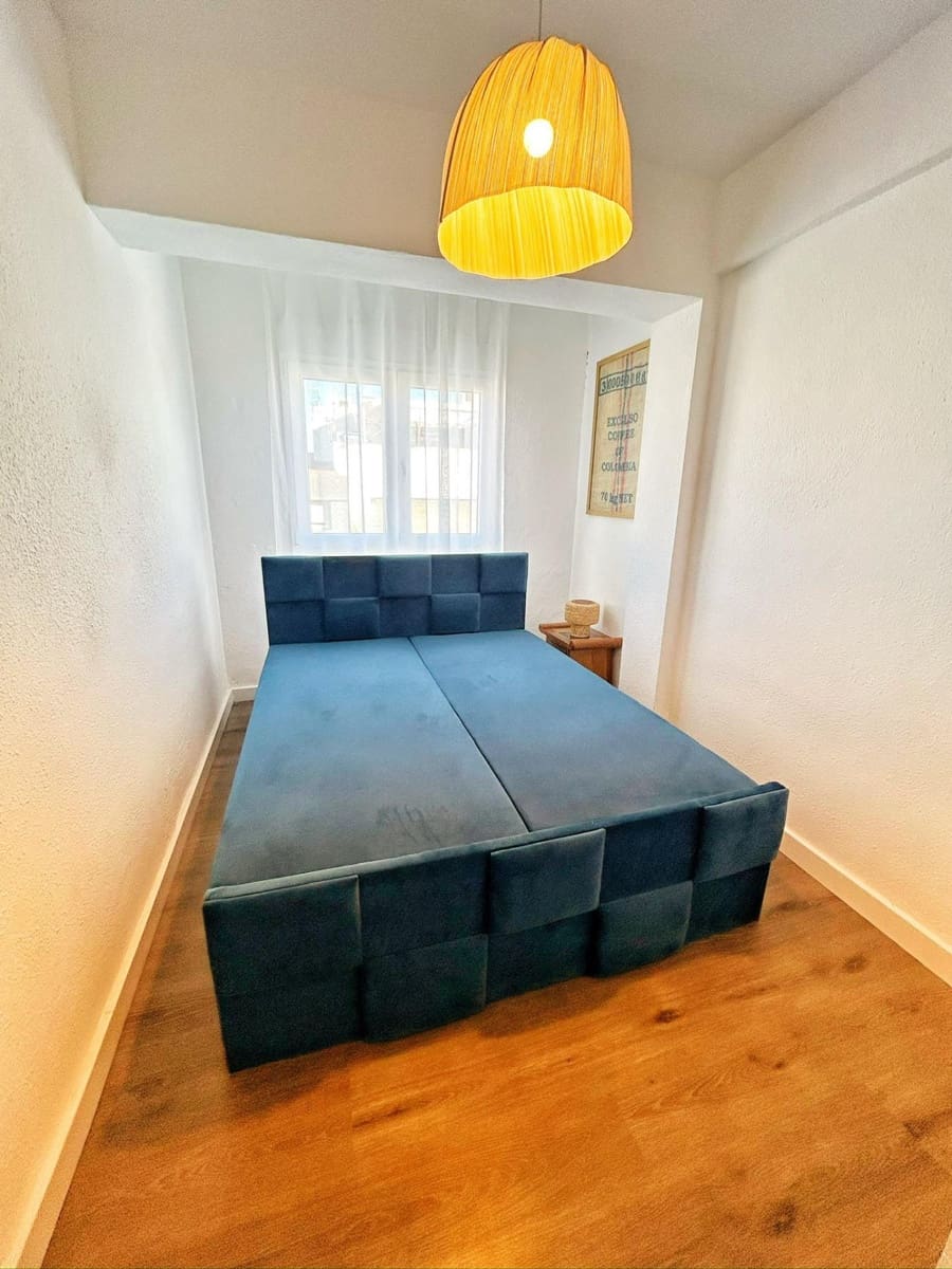 Apartamento de 6 habitaciones en Torrevieja en venta - 238.000 € (Ref: 9948090)