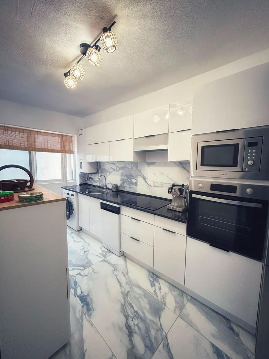 Apartamento de 6 habitaciones en Torrevieja en venta - 238.000 € (Ref: 9948090)