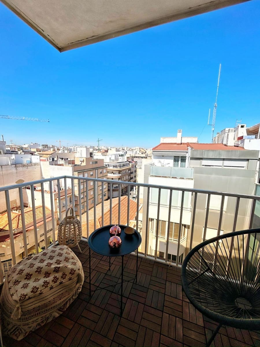 Apartamento de 6 habitaciones en Torrevieja en venta - 238.000 € (Ref: 9948090)
