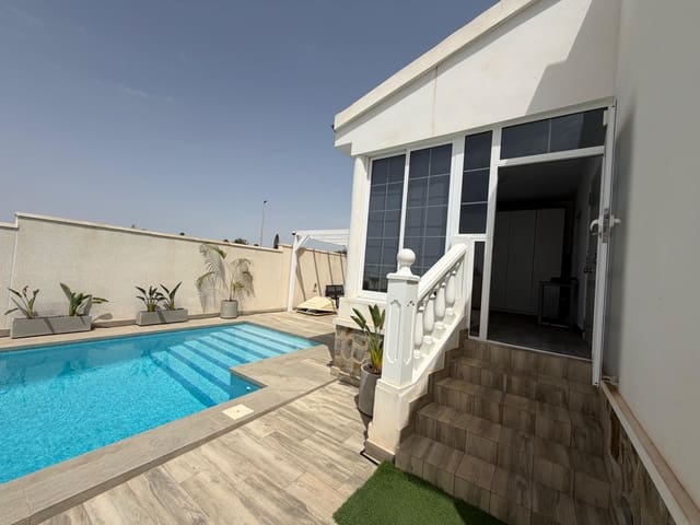 4 soverom Villa til salgs i Doña Pepa, Rojales med svømmebasseng garasje - € 470 000 (Ref: 9975588)