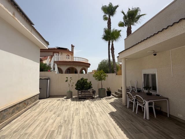 4 soverom Villa til salgs i Doña Pepa, Rojales med svømmebasseng garasje - € 470 000 (Ref: 9975588)