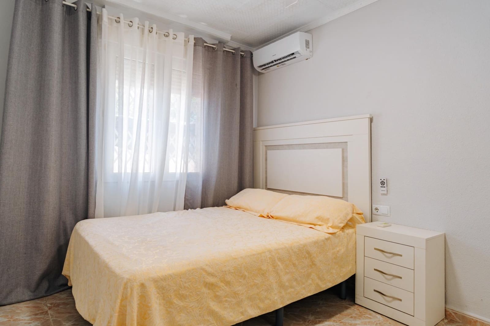 3 soveværelse Villa til salg i Torrevieja med swimmingpool - € 850.000 (Ref: 9995858)