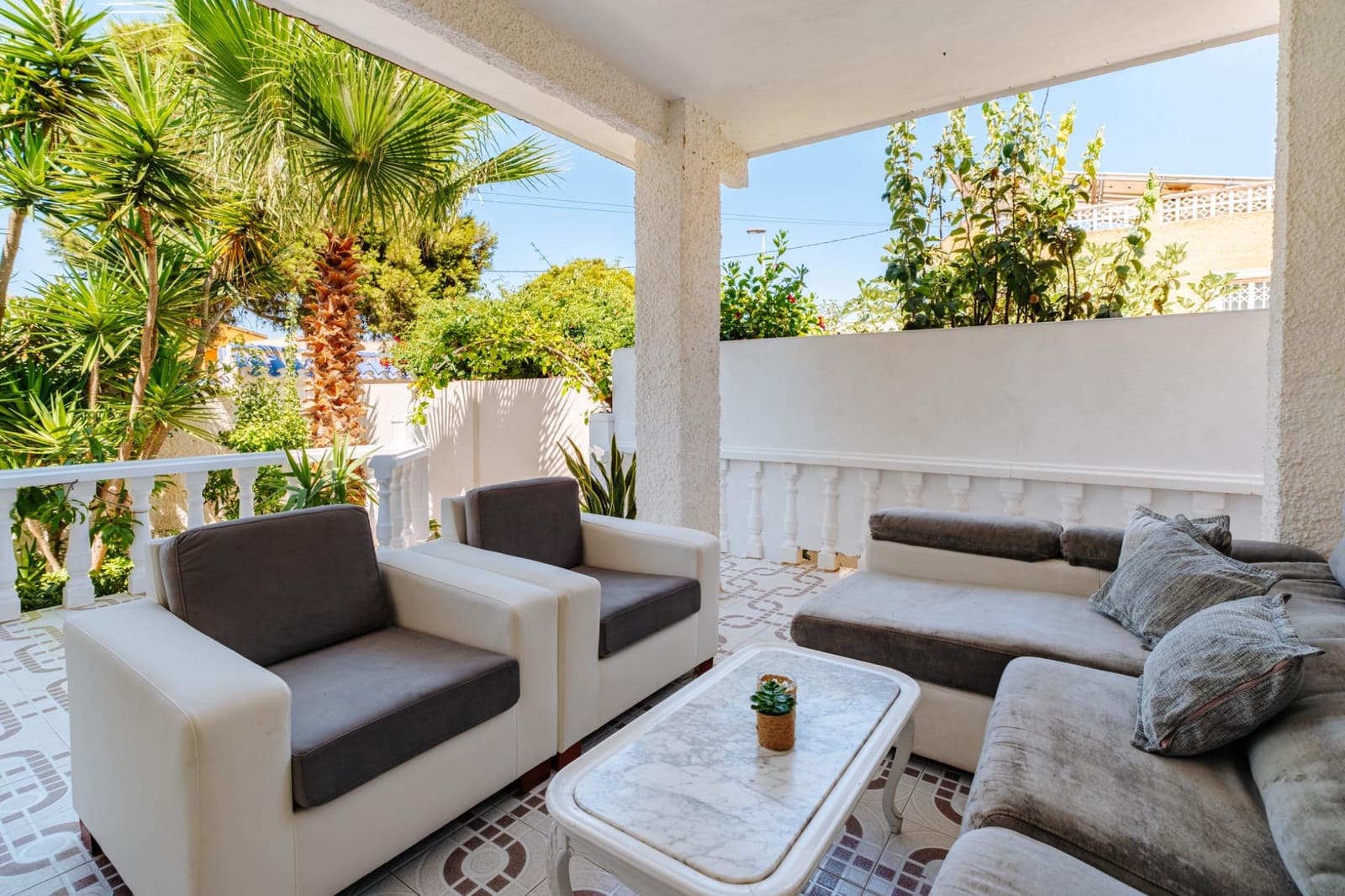 3 soveværelse Villa til salg i Torrevieja med swimmingpool - € 850.000 (Ref: 9995858)