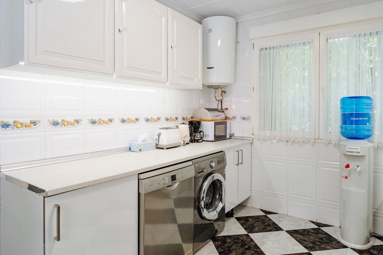 3 soveværelse Villa til salg i Torrevieja med swimmingpool - € 850.000 (Ref: 9995858)