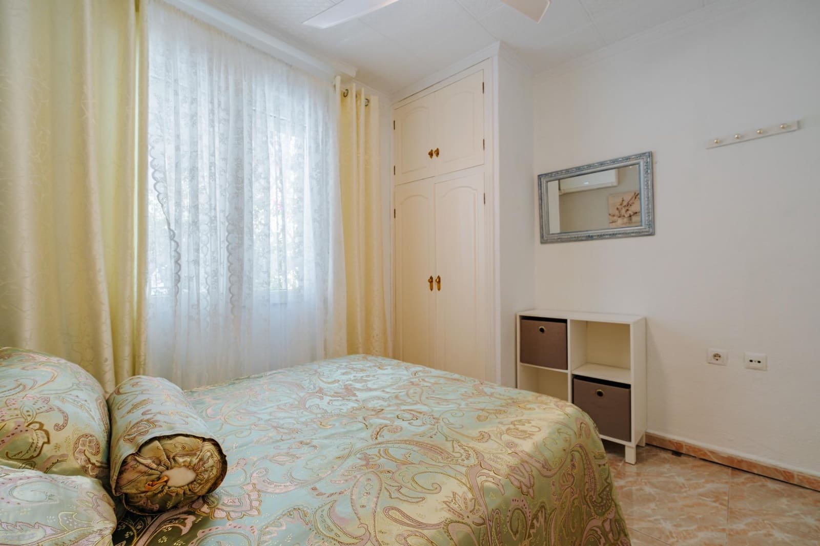 3 soveværelse Villa til salg i Torrevieja med swimmingpool - € 850.000 (Ref: 9995858)