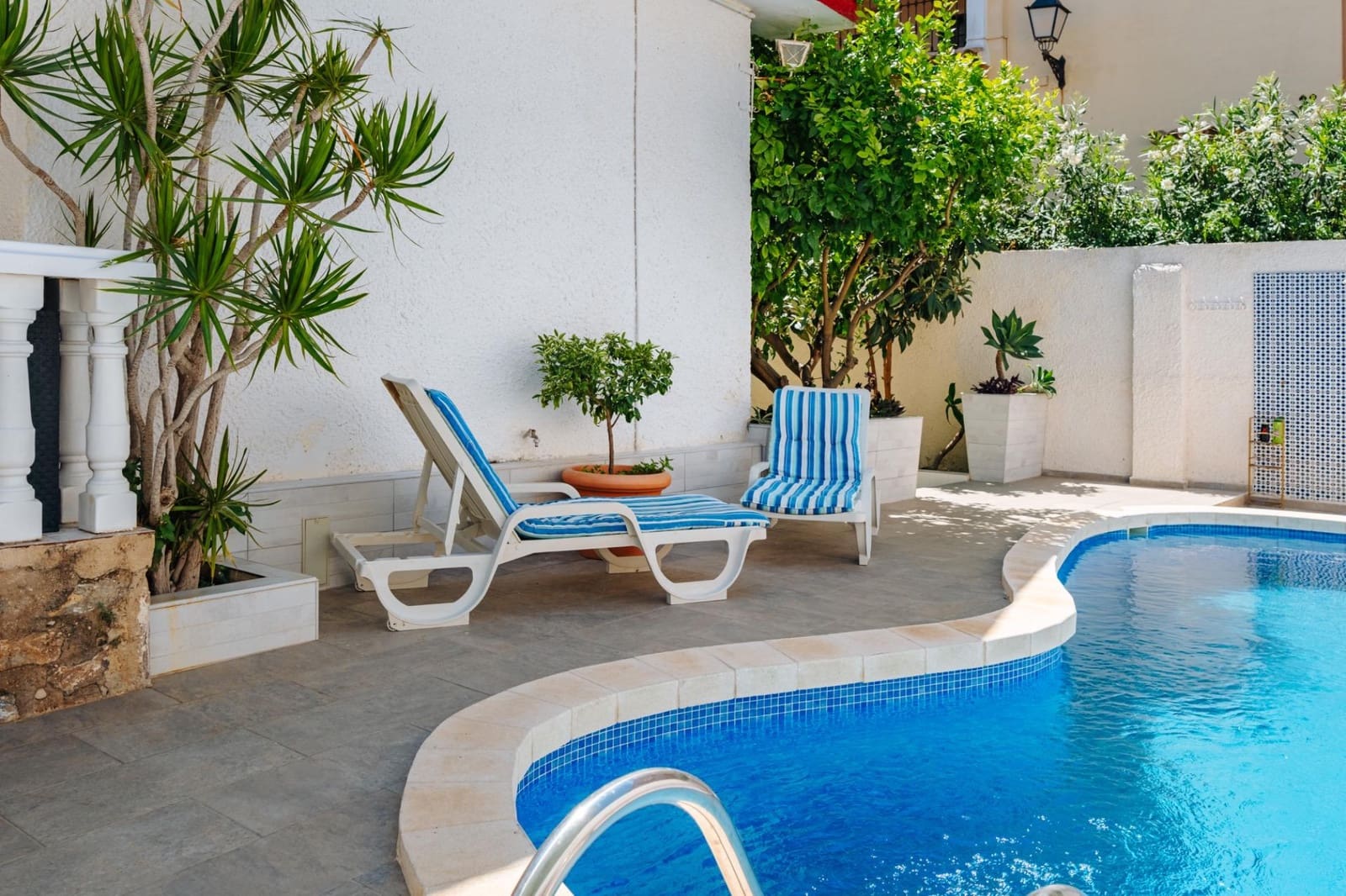 3 soveværelse Villa til salg i Torrevieja med swimmingpool - € 850.000 (Ref: 9995858)