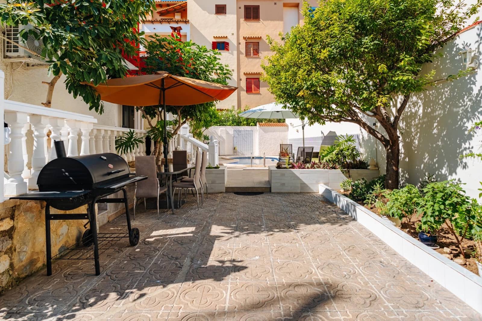 3 soveværelse Villa til salg i Torrevieja med swimmingpool - € 850.000 (Ref: 9995858)