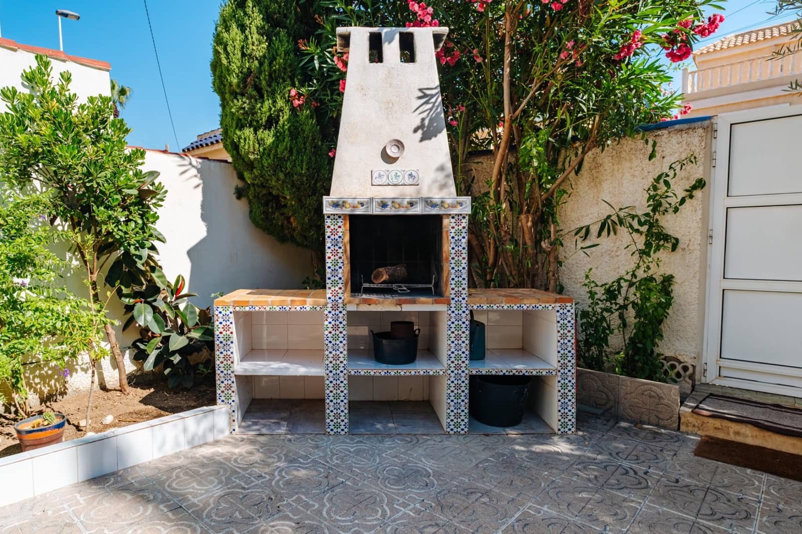 3 soveværelse Villa til salg i Torrevieja med swimmingpool - € 850.000 (Ref: 9995858)