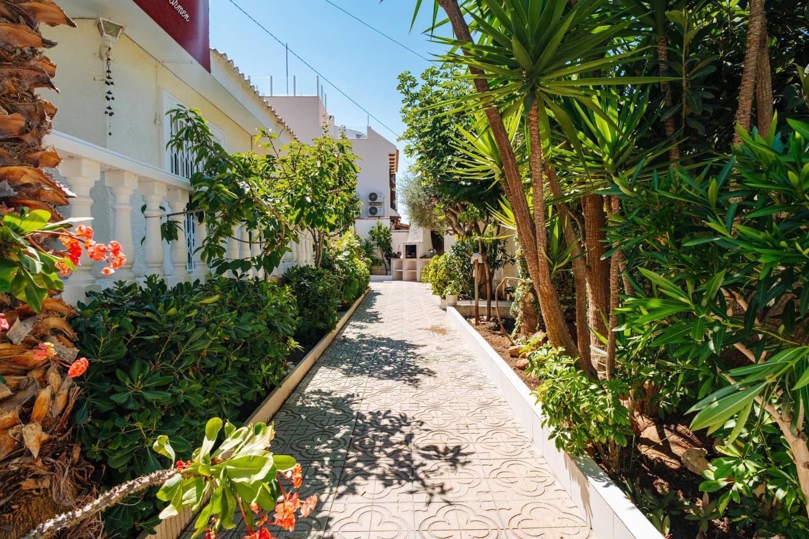 3 soveværelse Villa til salg i Torrevieja med swimmingpool - € 850.000 (Ref: 9995858)