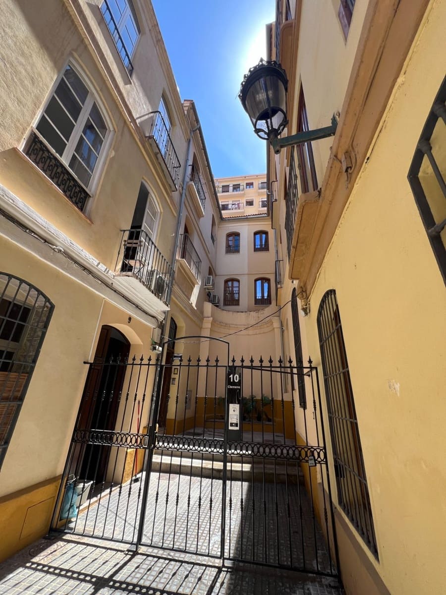 5 slaapkamer Appartement te koop in Malaga stad - € 1.400.000 (Ref: 10004134)