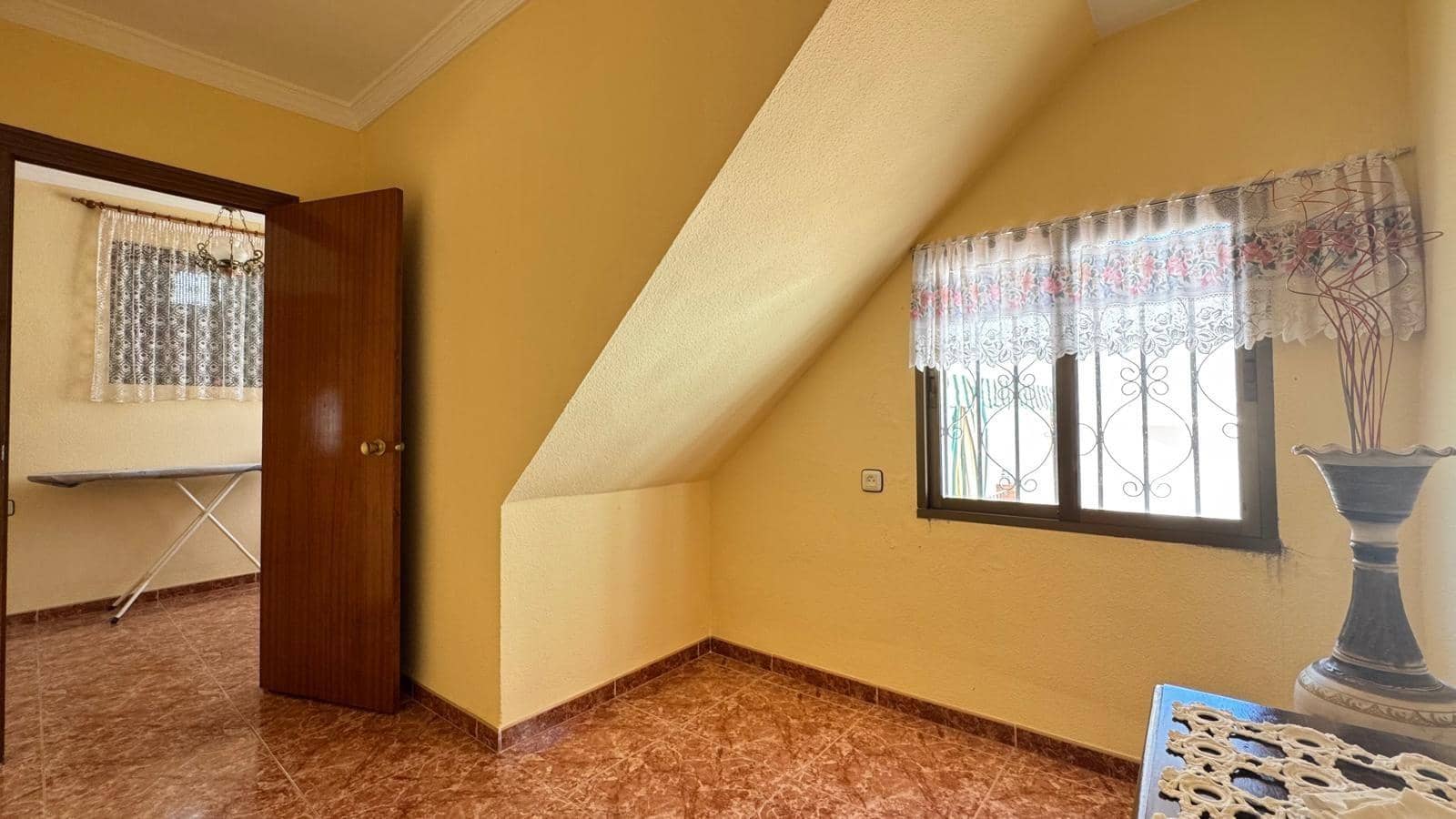 7 chambre Maison de Ville à vendre à Colmenar avec garage - 349 000 € (Ref: 10005791)
