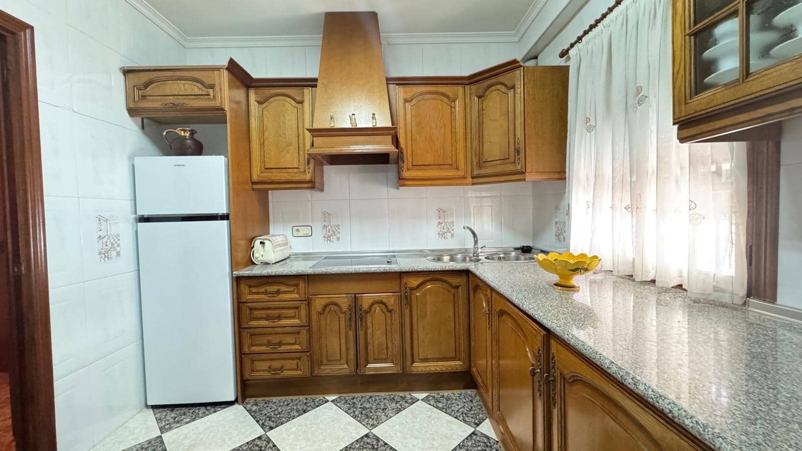 7 chambre Maison de Ville à vendre à Colmenar avec garage - 349 000 € (Ref: 10005791)