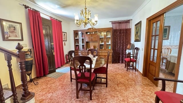 7 bedroom Townhouse for sale in Colmenar - € 349,000 (Ref: 10005791)