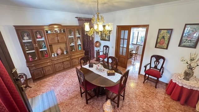 7 bedroom Townhouse for sale in Colmenar - € 349,000 (Ref: 10005791)