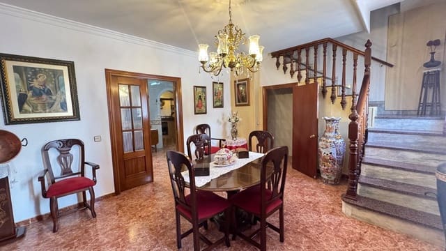 7 bedroom Townhouse for sale in Colmenar - € 349,000 (Ref: 10005791)